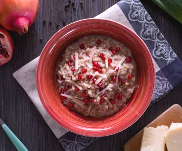 Risotto de granada y crema de puerros