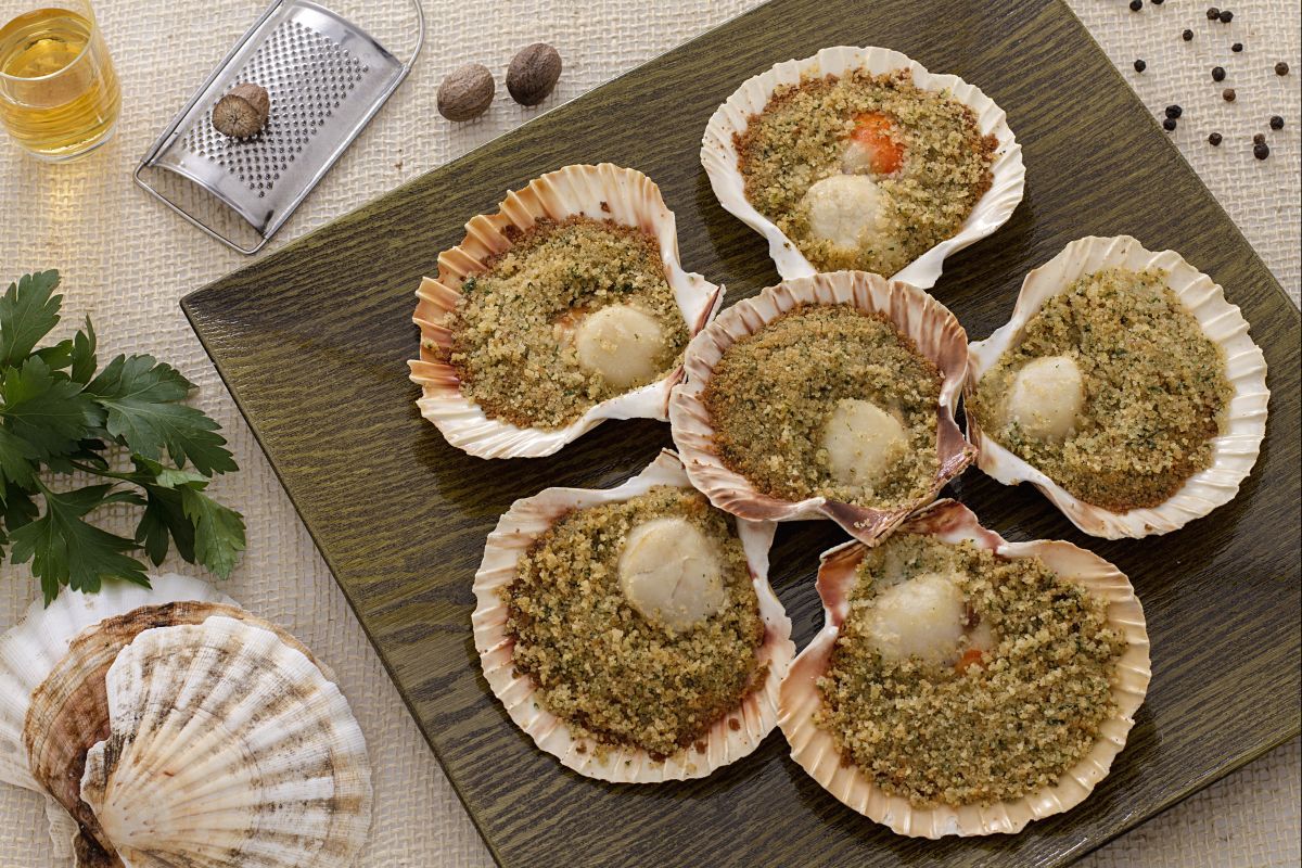 Vieiras gratinadas con mantequilla y Brandy