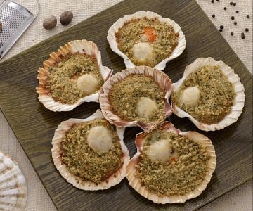 Vieiras gratinadas con mantequilla y Brandy