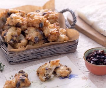 Buñuelos de bacalao con pasas