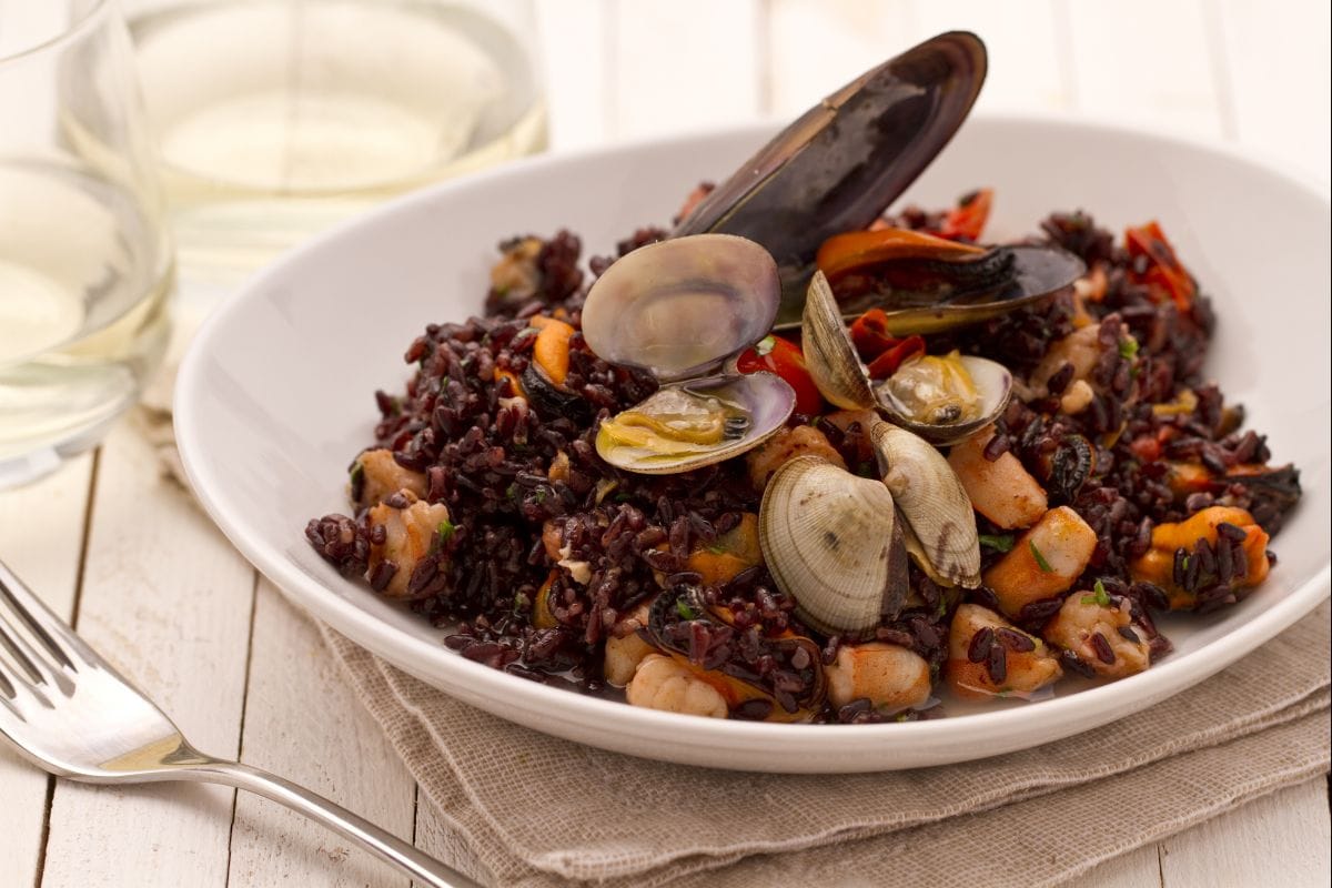 Arroz venere con mariscos