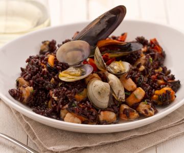 Arroz venere con mariscos