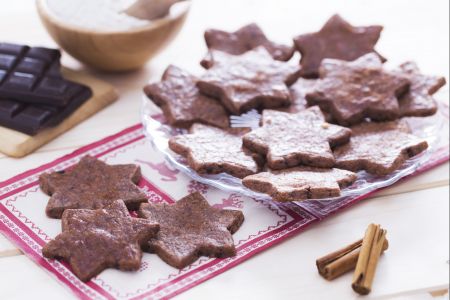 Estrellas crujientes con chocolate y canela