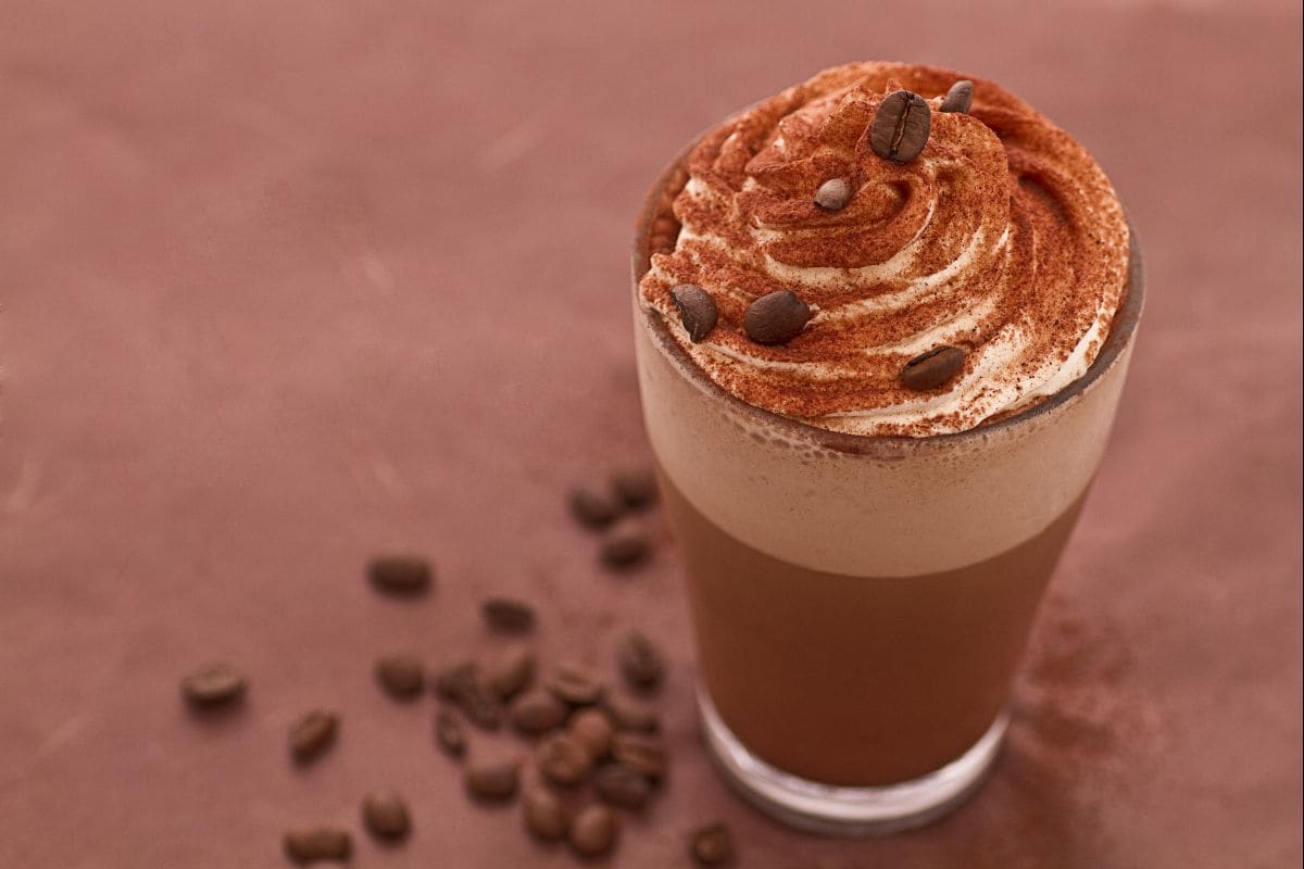 Frappé de capuchino (frappé revitalizante)