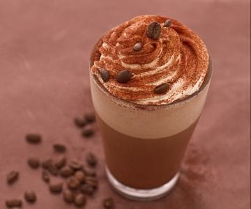 Frappé de capuchino (frappé revitalizante)