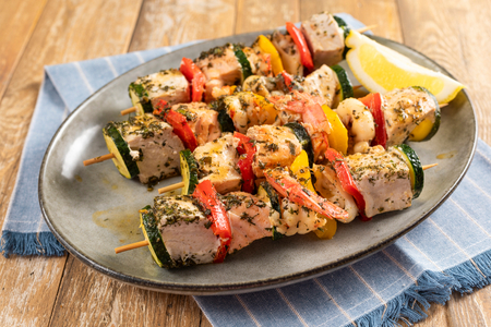 Brochetas de pescado