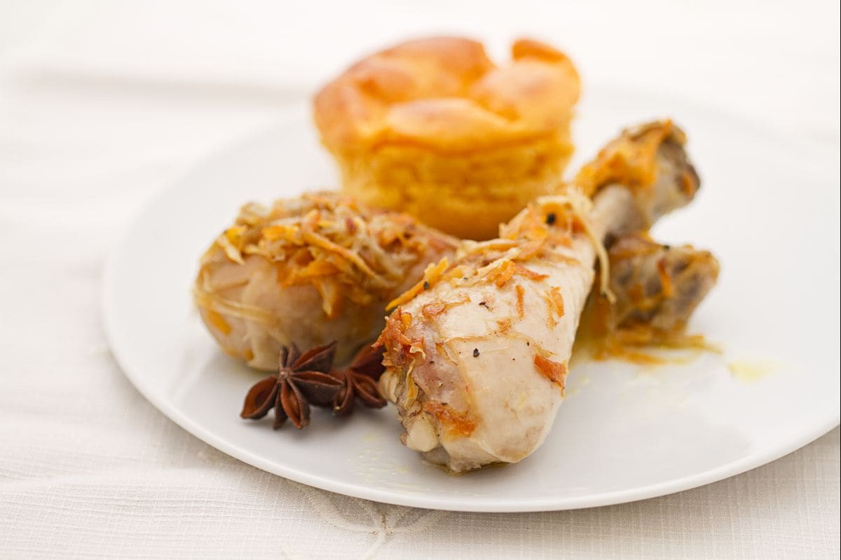 Pollo a los 4 sabores con pastel de zanahorias