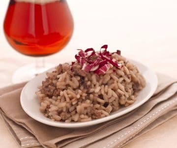 Risotto a la cerveza con radicchio y salchicha