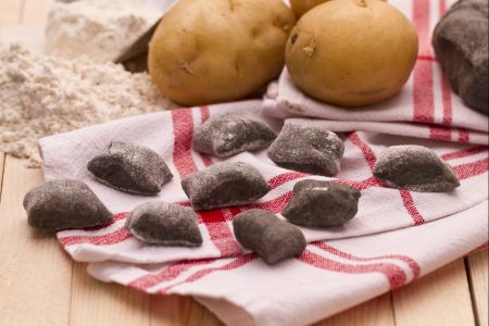 Ñoquis al nero de sepia