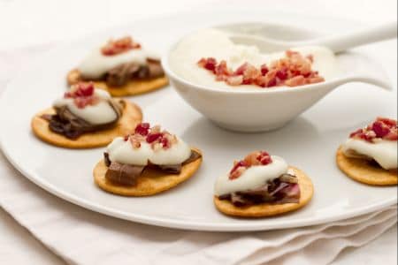 Spianatine con crema di asiago, radicchio e pancetta