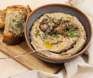 Hummus de champiñones