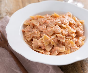 Farfalle al salmón ahumado