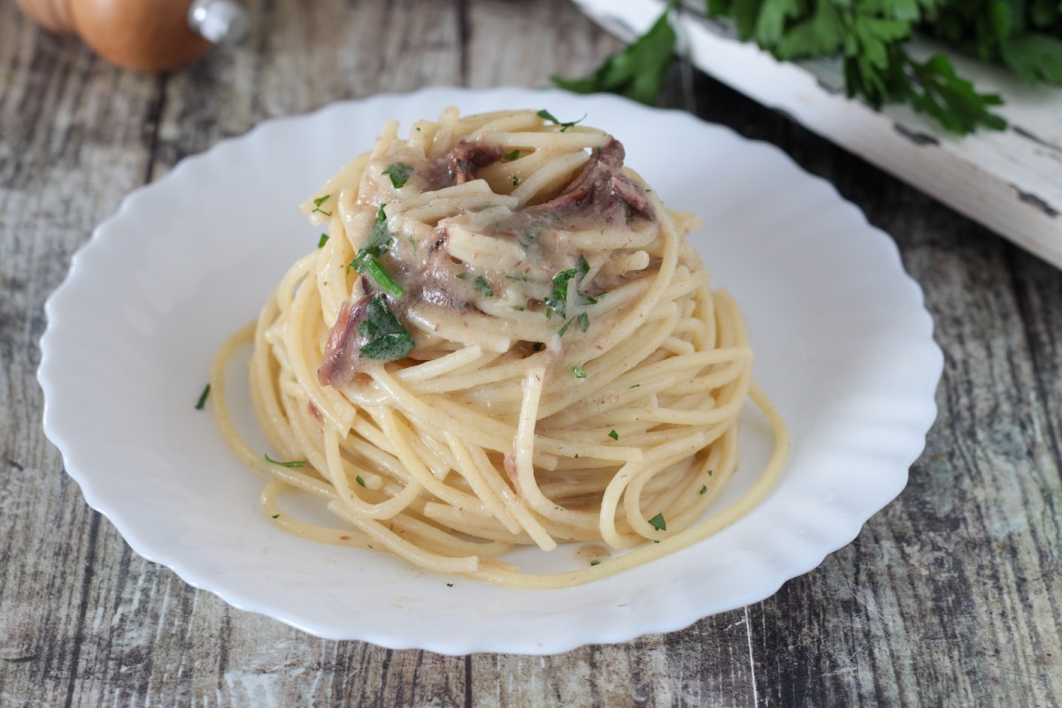 Pasta burro e alici