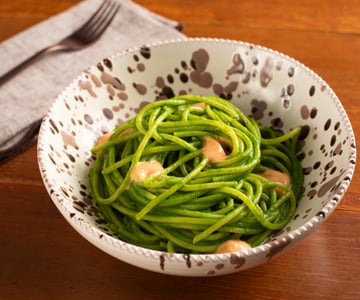 Spaghetti con crema de grelos, nduja y stracciatella