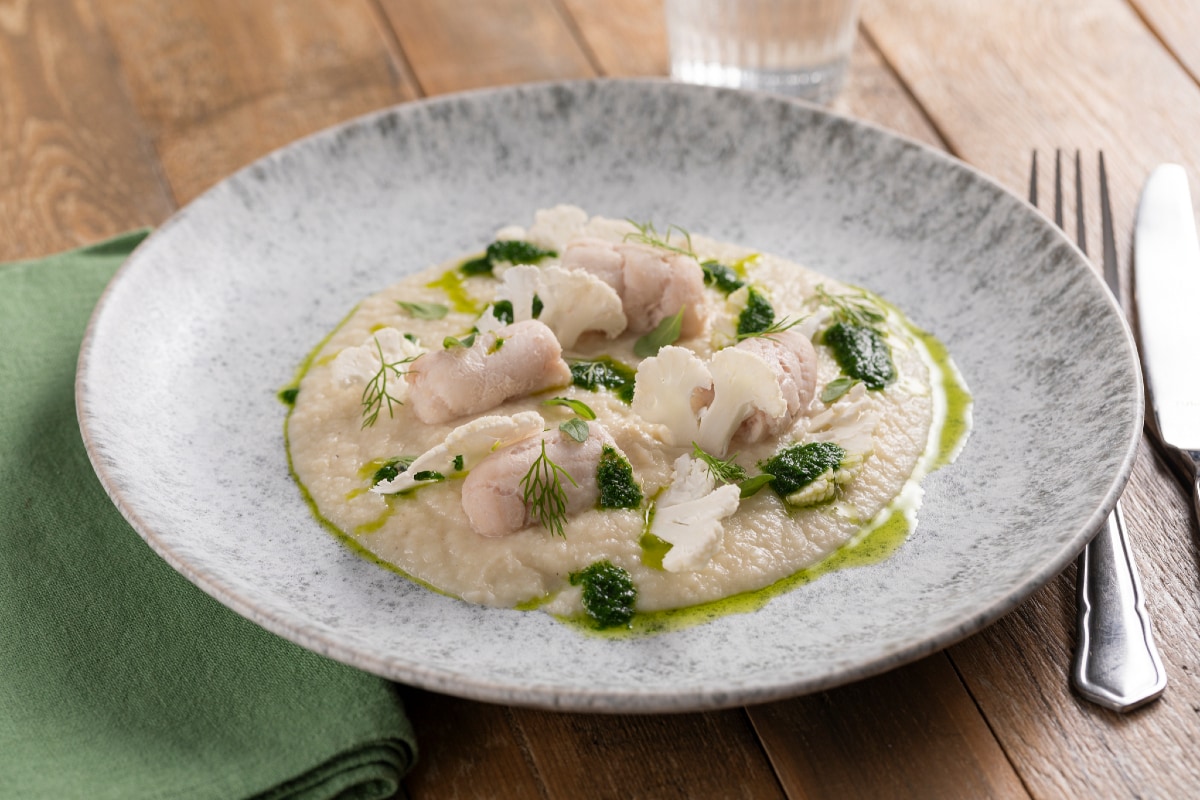 Rollete de lenguado con crema de coliflor