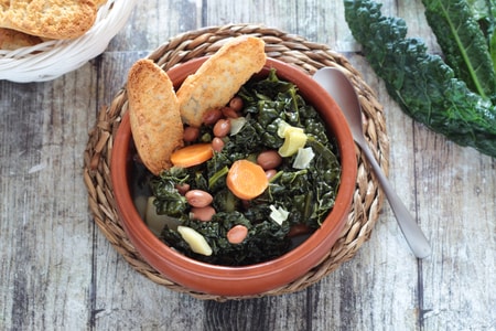 Sopa de col negra