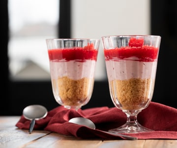 Vasitos de ricotta y frambuesas