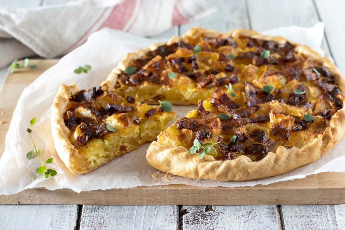 Tarta salada de patatas y panceta