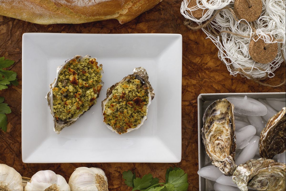 Ostras gratinadas con anchoas y alcaparras de Pantelleria