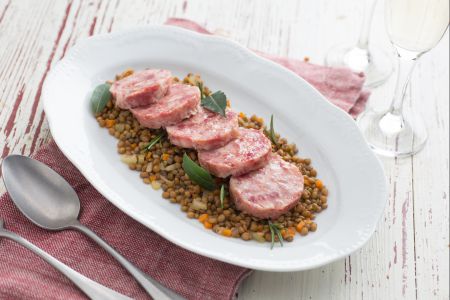 Cotechino con lentejas