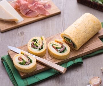 Rollo de tortilla relleno