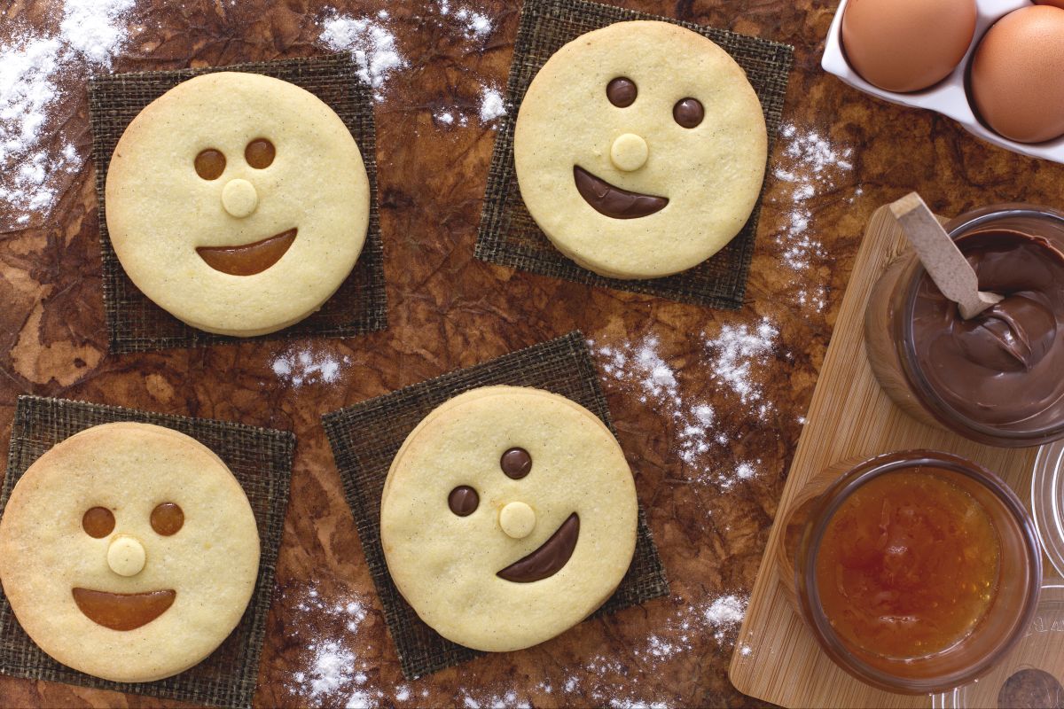 Faccine de masa quebrada con chocolate y mermelada