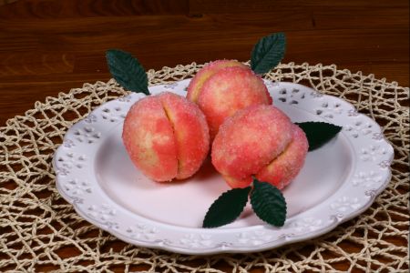 Falsas melocotones al alchermes