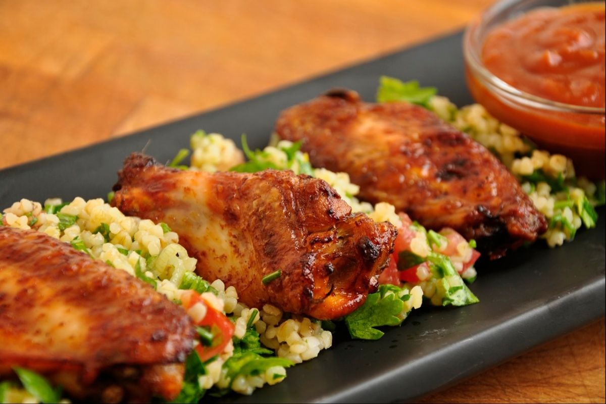 Alitas de pollo ahumadas con tabulé
