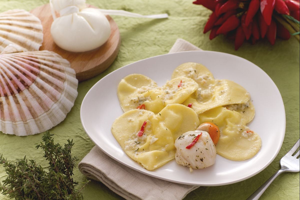 Corazones de burrata con crema de vieiras