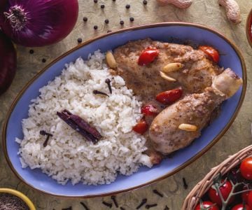 Estofado especiado de pollo y cacahuetes