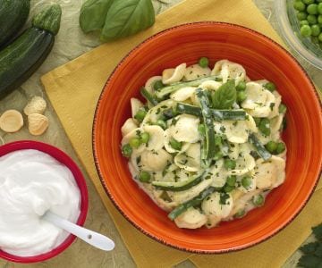 Orecchiette con yogur y calabacines