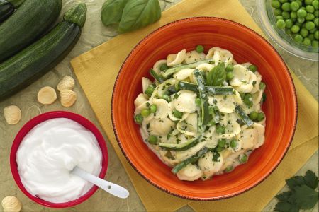 Orecchiette con yogur y calabacines