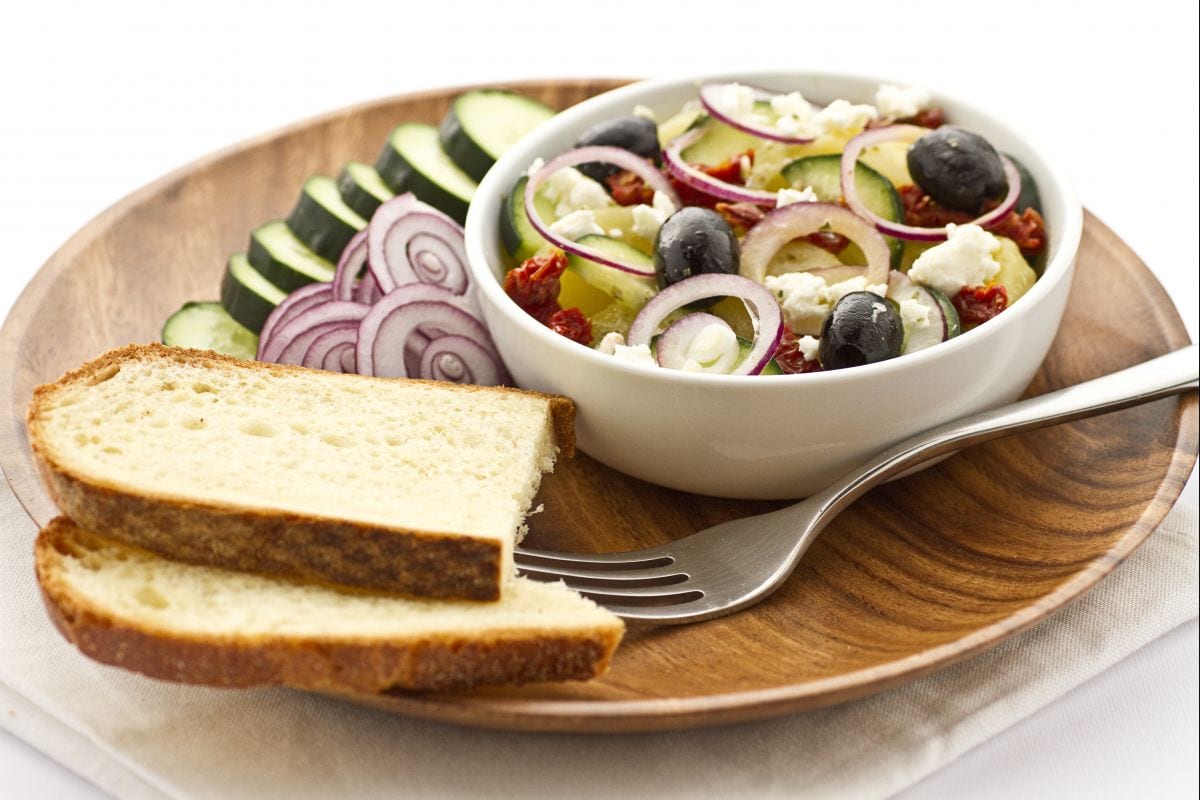 Ensalada de patatas y pepinos