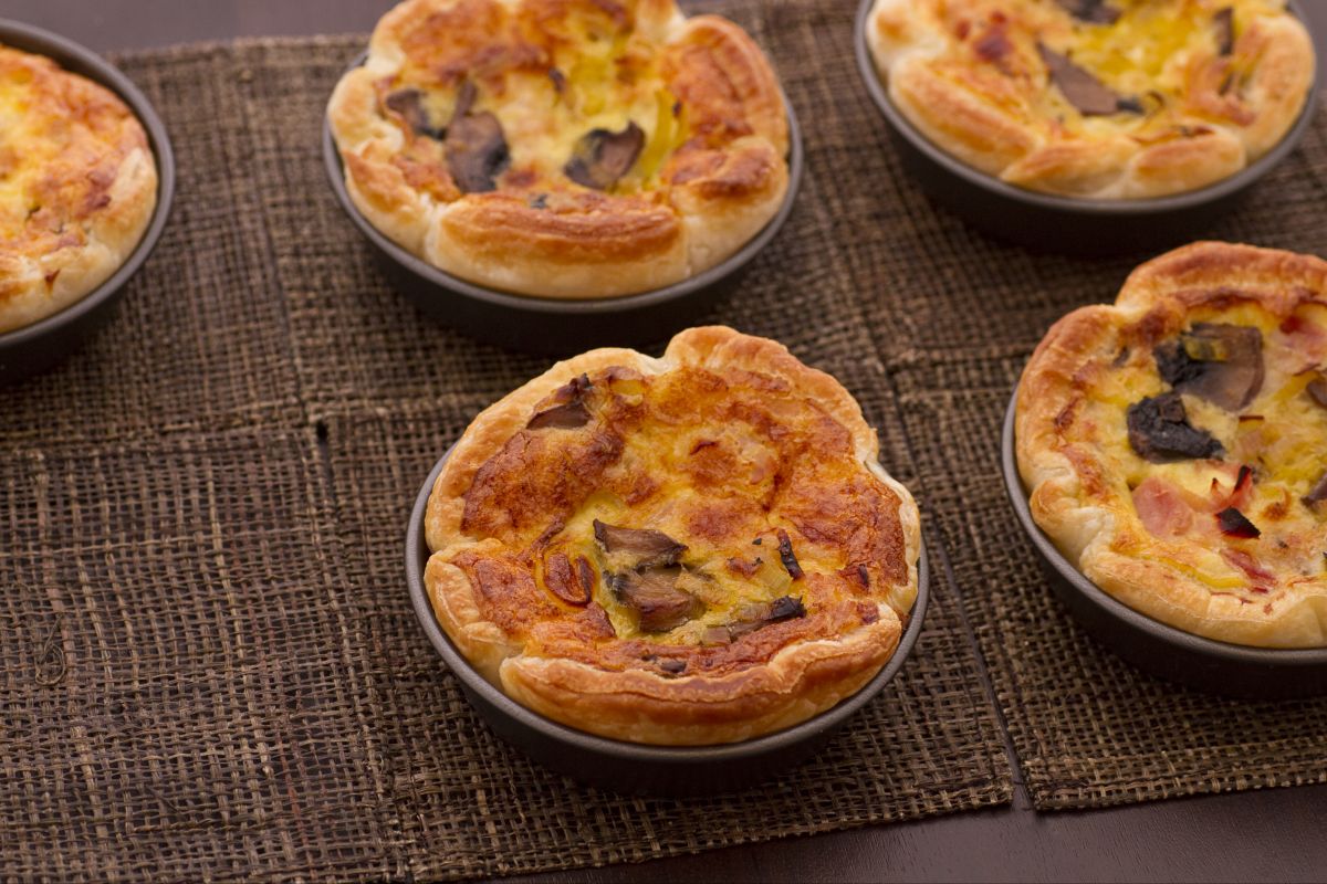 Mini quiche de champiñones, puerros y jamón