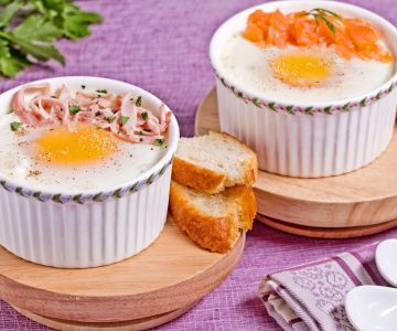 Huevos en cocotte con salmón