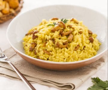 Risotto amarillo con rebozuelos