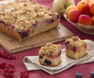 Crumb cake con fruta de verano