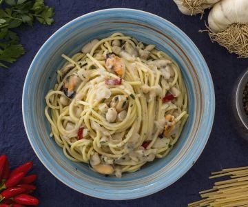 Espaguetis con alubias y mejillones