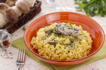 Risotto con setas porcini y azafrán