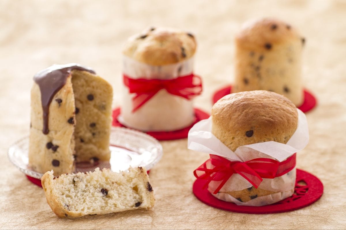 Panettoncitos con chispas de chocolate