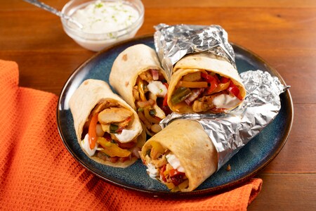 Fajitas de pollo y cubitos de panceta ahumada