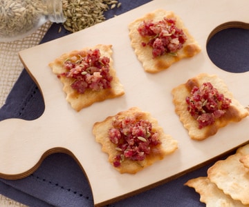 Hojaldres clásicos con migas de salchicha