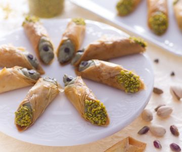 Cannoli de pasta filo con pistacho