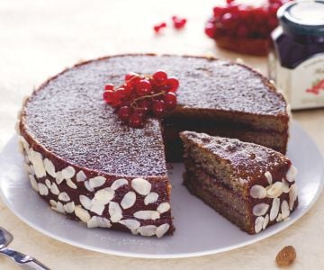 Tarta de trigo sarraceno y mermelada de grosella