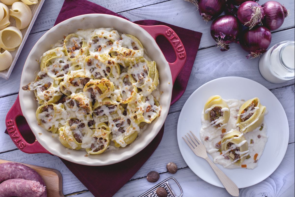 Lumaconi con salchicha y scamorza