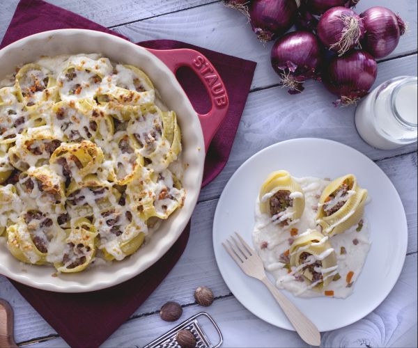 Lumaconi con salchicha y scamorza