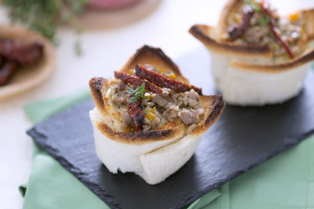 Cestas de pan de molde rellenas