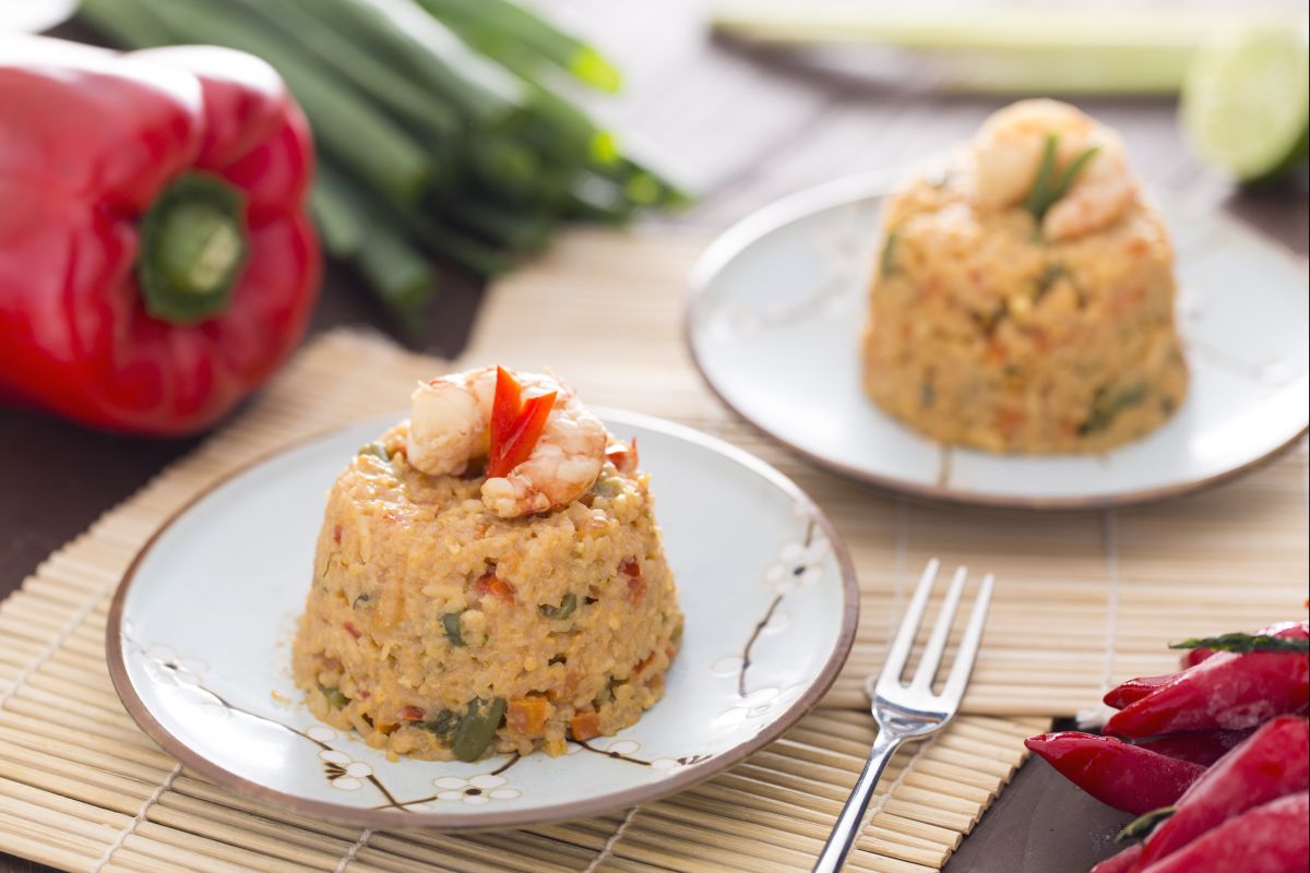 Arroz salteado con gambas y anacardos