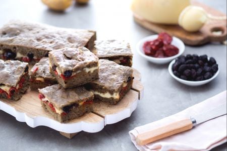 Focaccia de trigo quemado rellena