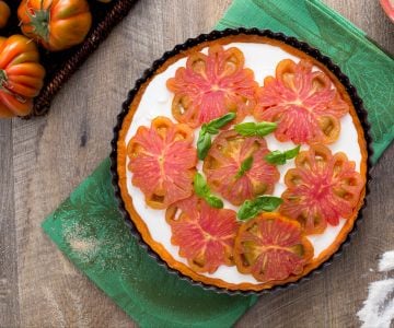 Tarta salada de tomate con stracciatella